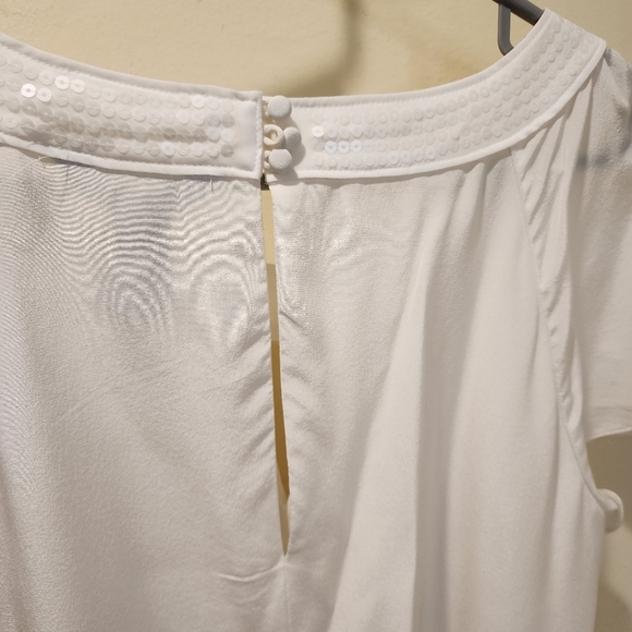 WHITE HOUSE BLACK MARKET ivory 100% silk relaxed fit  sequins top size M - Picture 8 of 11